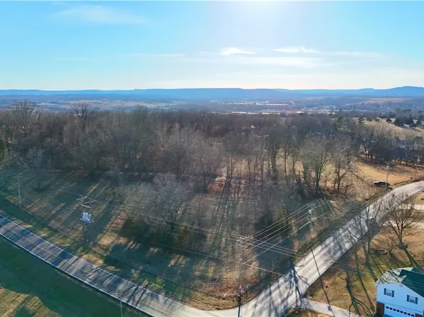 1424 Cottonwood Rd, Harrison, AR 72601