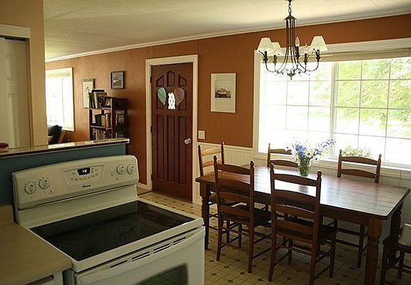 Kitchen / Dining