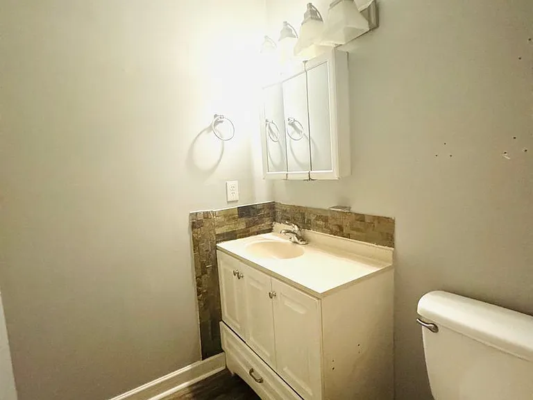 487 N Bluff Rd — Photo 6