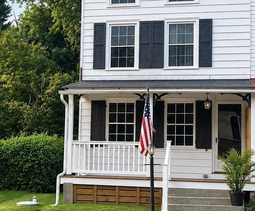 1327 W Strasburg Rd