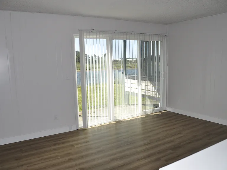 1322 N Holladay Dr — Photo 7