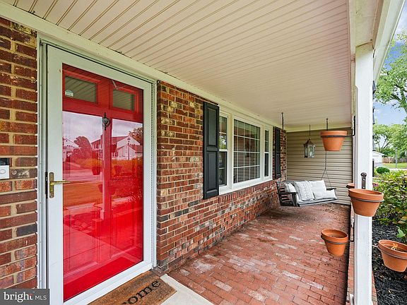 4th image of 4221 Penner Ln