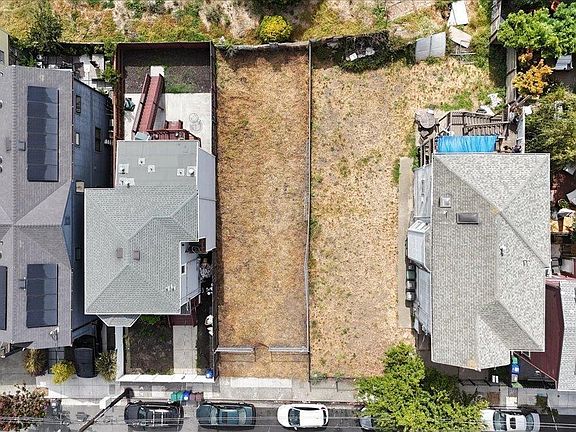 3rd image of 826 Pine St