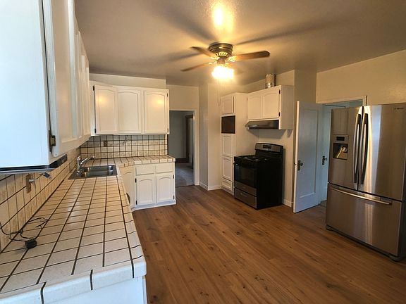 4th image of 1140 Sherman St