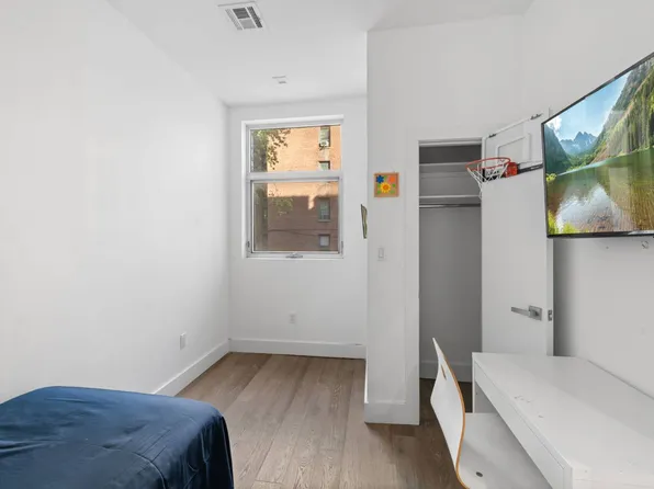 1769 East 13th Street image 16 of 17