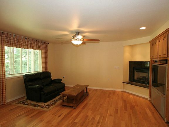 4th image of 8906 Northland Ln SE