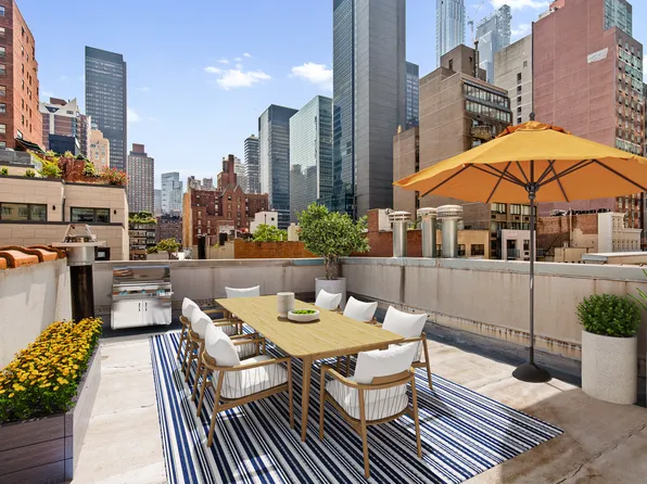 245 East 52nd Street image 4 of 9