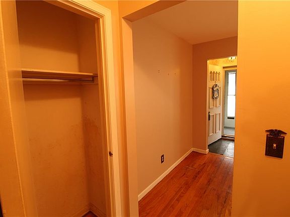 3rd image of 309 Hutchinson Ave