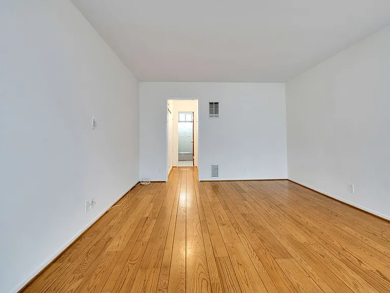 218 S Gale Dr — Photo 10
