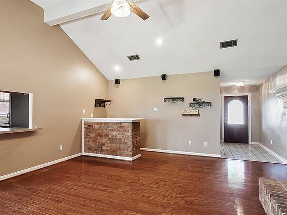 3rd image of 4006 Saint James Dr
