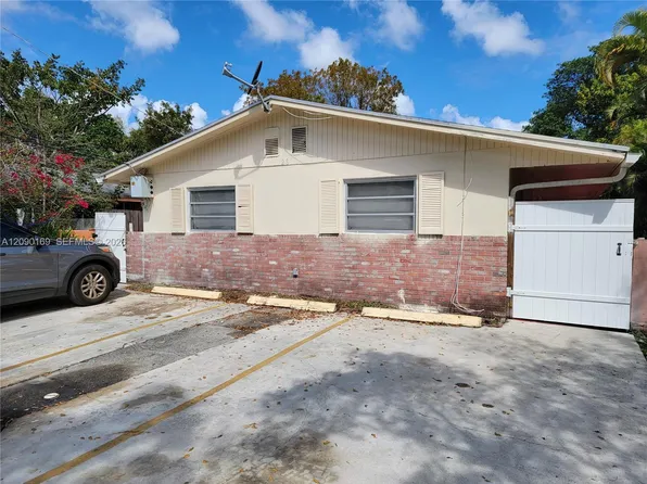 28 SW 8th St Unit 2, Hallandale, FL 33009