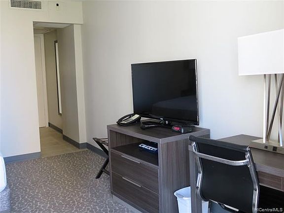 4th image of 1850 Ala Moana Blvd #425