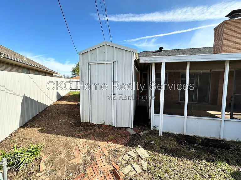 1428 SW 72nd St — Photo 20