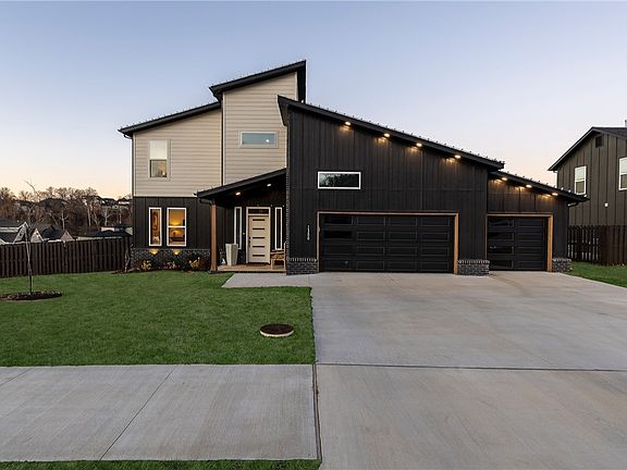 2nd image of 1300 Bunker Dr