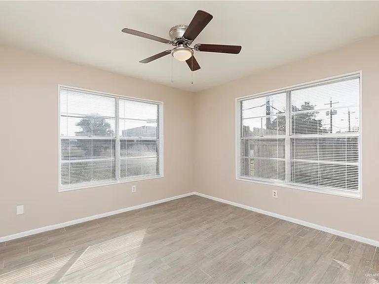 600 S 8th St — Photo 15