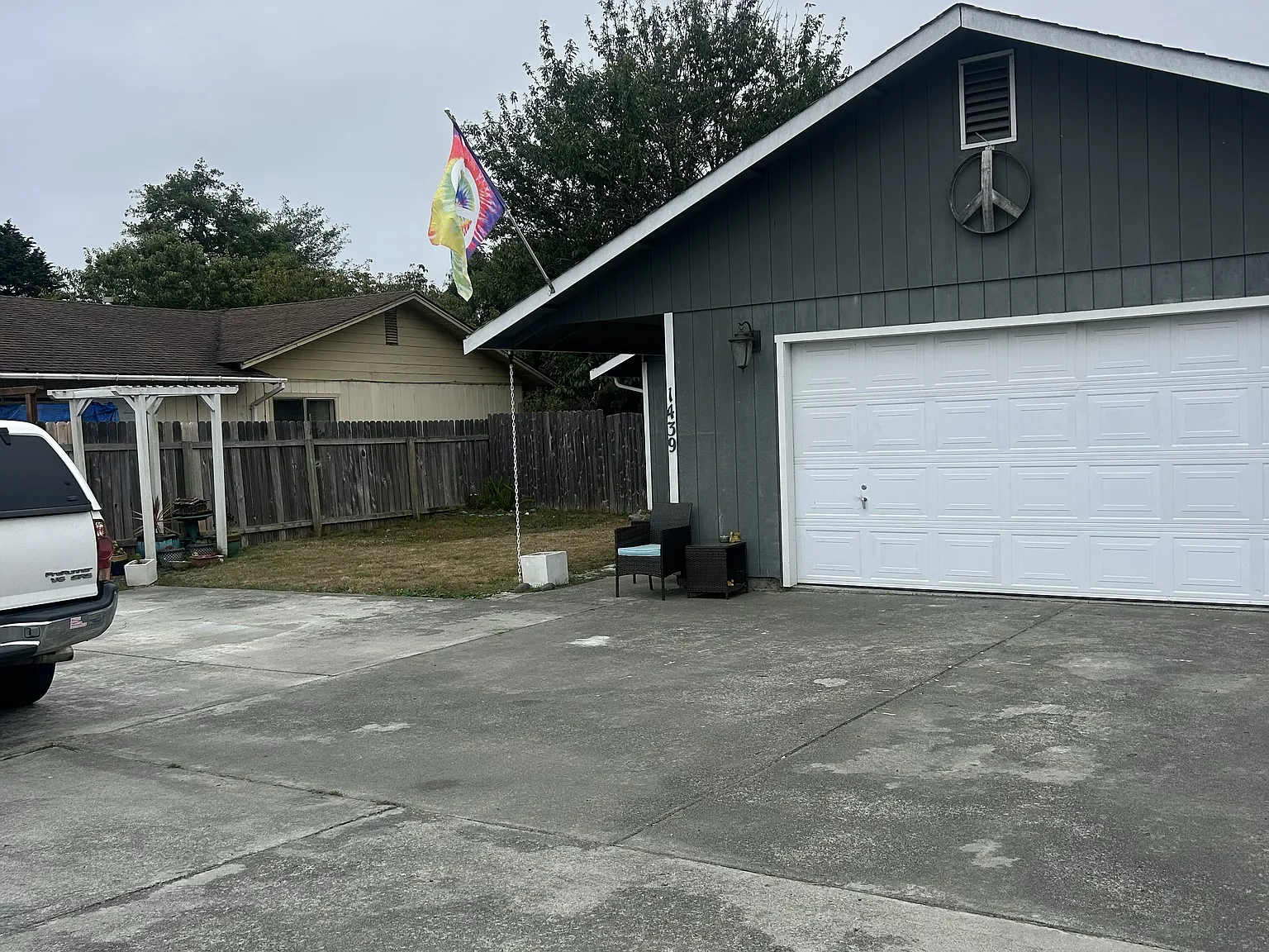 3 bed, 1190 sqft, $2,400 — Photo 2