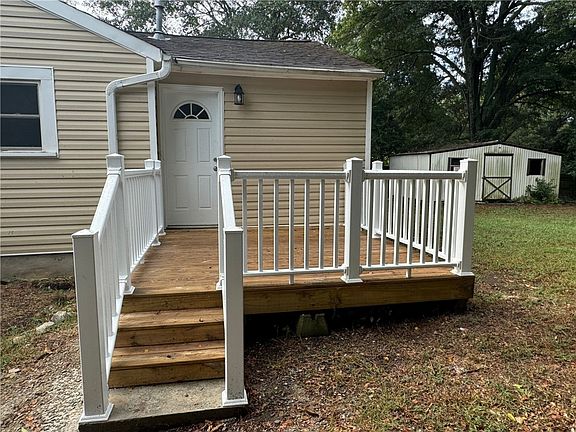 3rd image of 622 Martha Dr