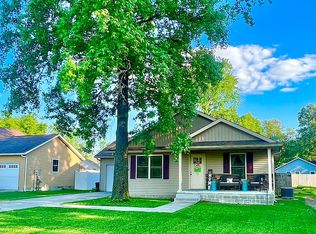 1812 W Tyler St, Herrin, IL 62948