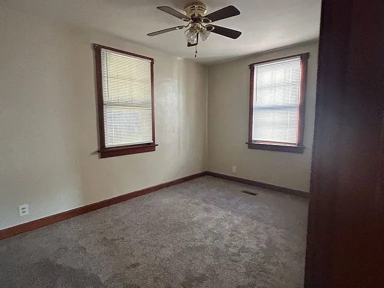 729 Union Ave — Photo 6
