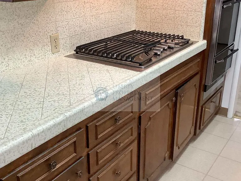625 Mayflower St — Photo 3