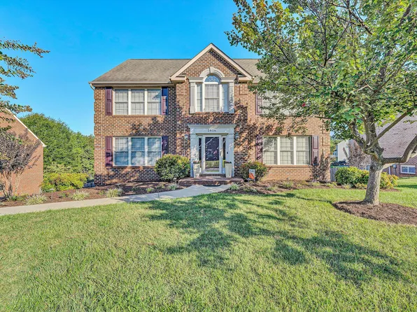 2836 Matthew Dr, Vinton, VA 24179