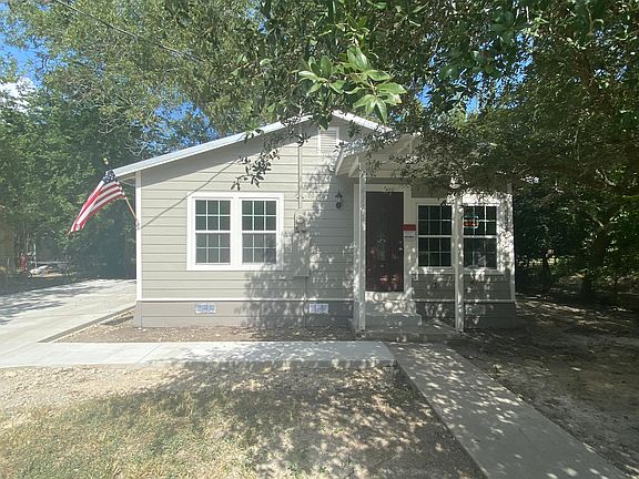 2nd image of 411 N San Marcos St