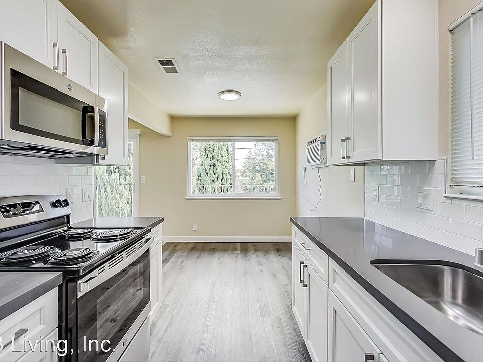 1st image of 1589 Brookvale Dr Unit 3