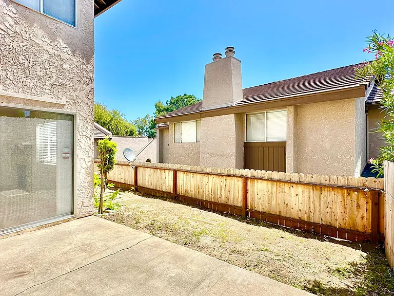 309 Ivy Ter — Photo 19