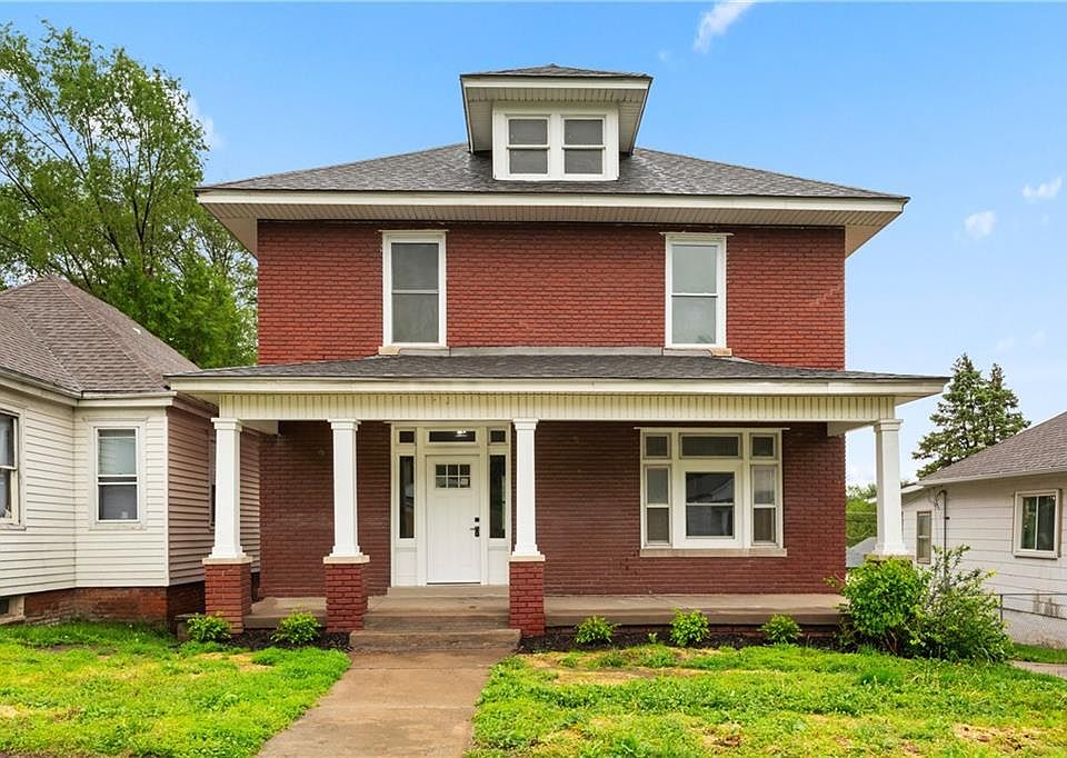 1st image of 807 S 15th St