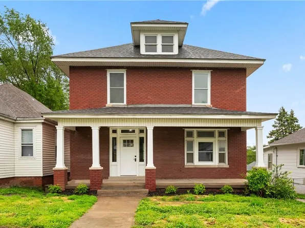 807 S 15th St, Saint Joseph, MO 64501