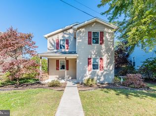 826A W Trindle Rd, Mechanicsburg, PA 17055