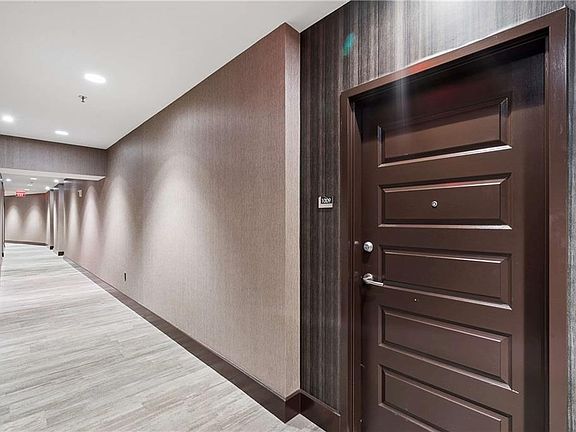 3rd image of 1080 Peachtree St NE Unit 1009