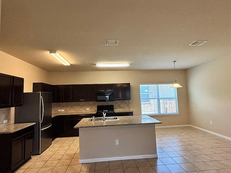1602 Atlas Rd — Photo 5