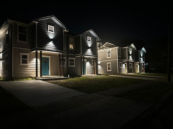 2nd image of 903 Dawson St #A