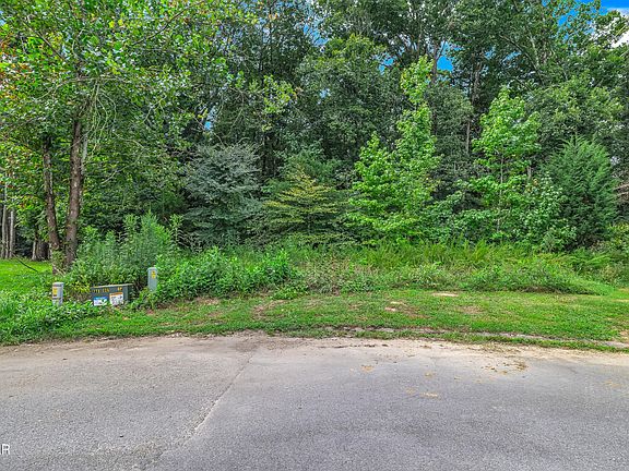 3rd image of 11 Stokley Ct #11