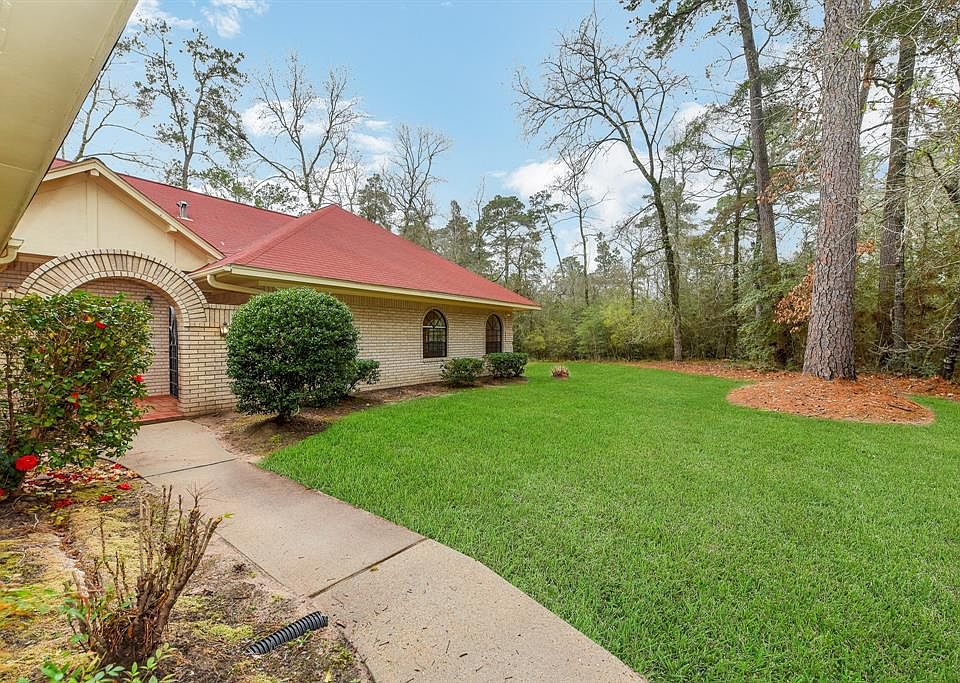 1st image of 40207 Garwood Ct