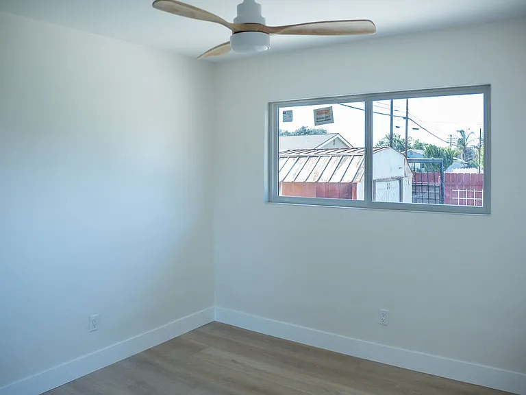 8751 Chantilly Ave — Photo 15