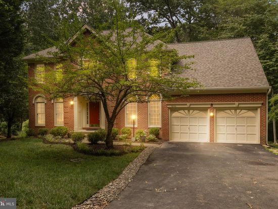 8546 Hooes Rd, Springfield, VA 22153
