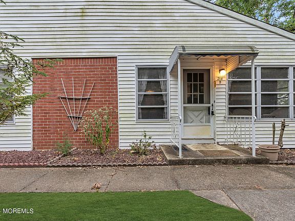 3rd image of 214D Laurel Place