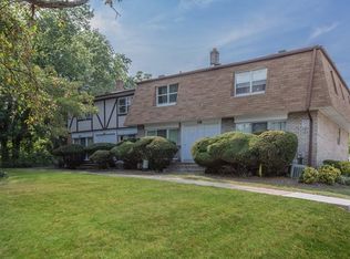Pineview Gardens, Springfield, NJ 07081