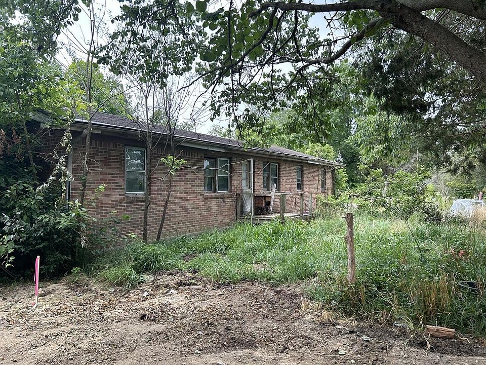 2nd image of 4331A Sweetwater Rd