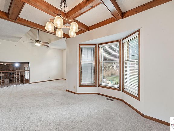 5th image of 9017 Crescent Ct
