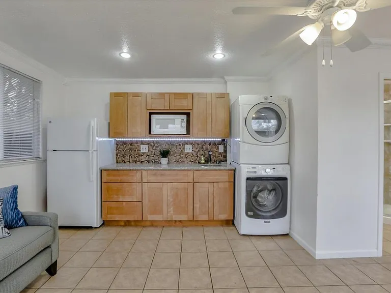 1621 Fairlawn Ave #2 — Photo 2