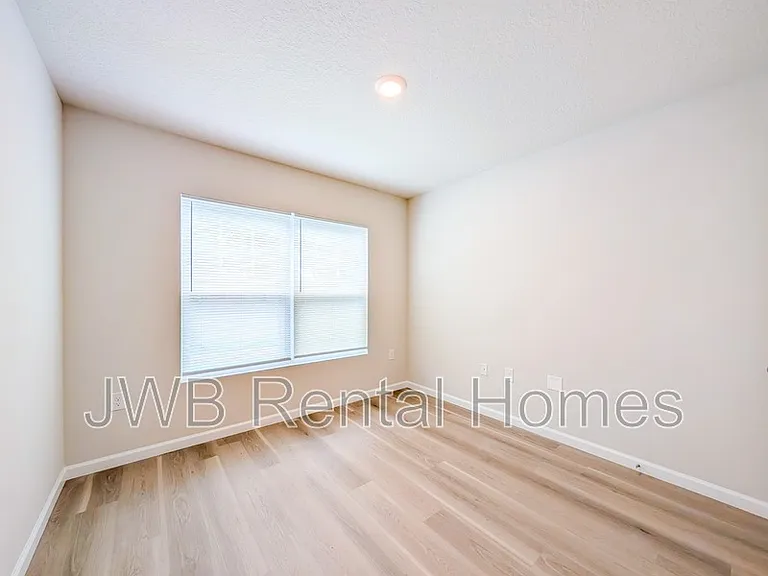 154 W 28th St — Photo 5