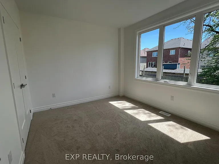 7532 Splendour Dr #MAIN — Photo 7