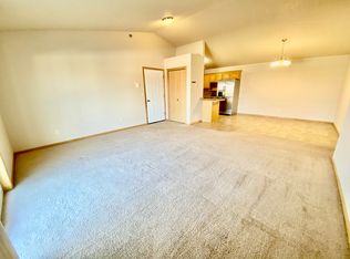 4040 McKenzie Dr SE #3, Mandan, ND 58554