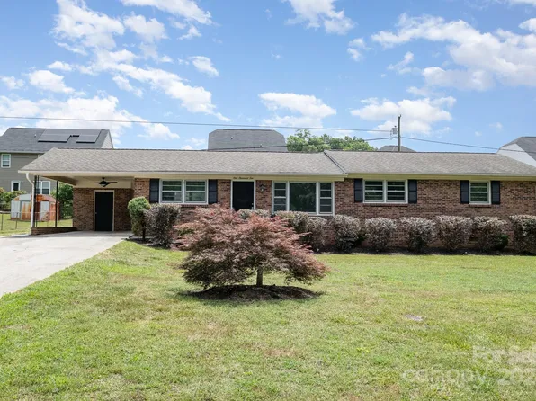 1010 N 6th St, Bessemer City, NC 28016