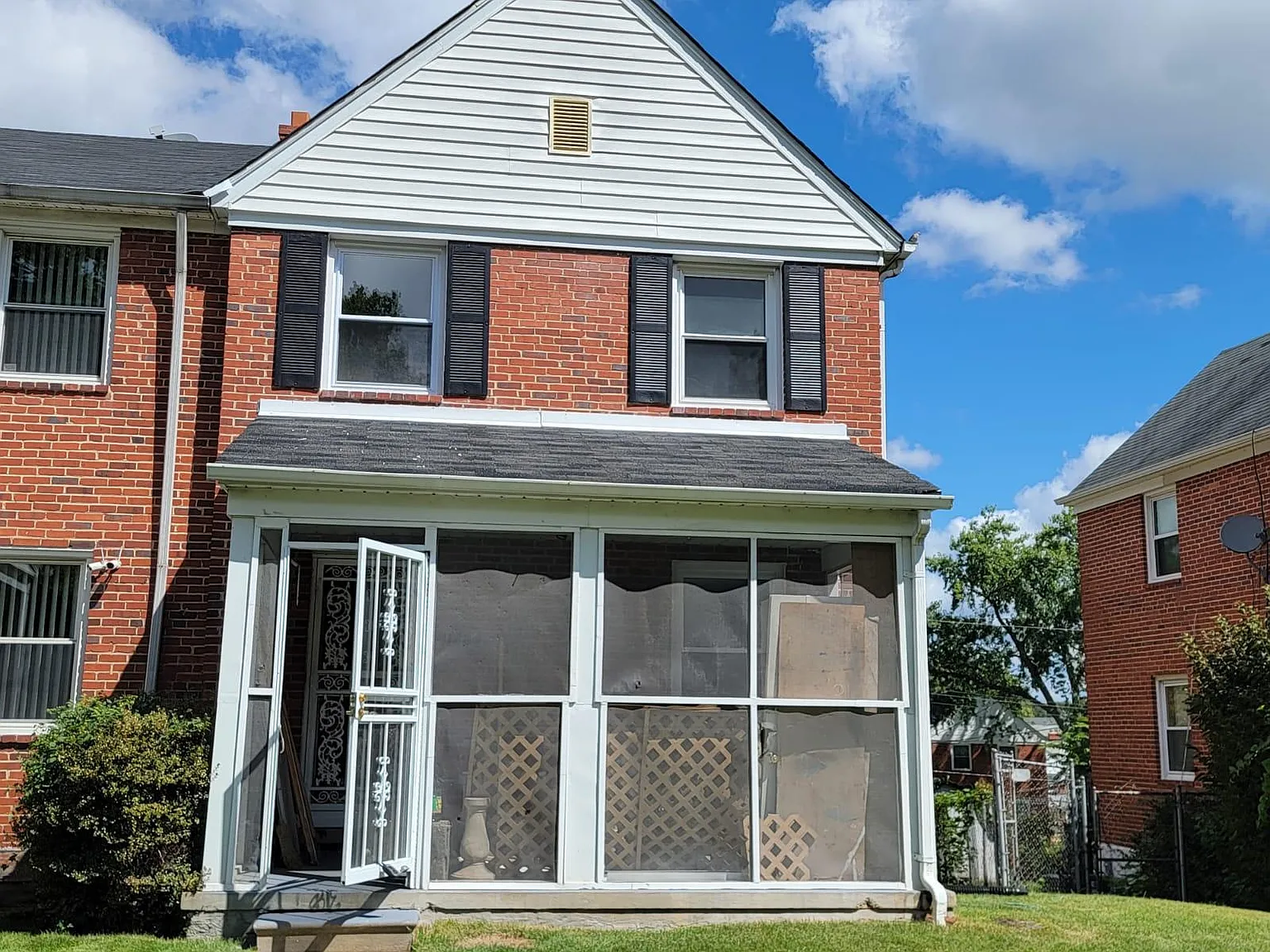 4 bed, 1867 sqft, $2,500 — Photo 4