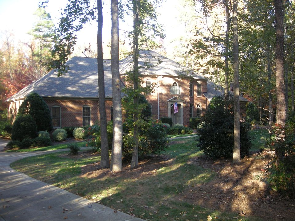 2nd image of 2404 Cherrywood Ln