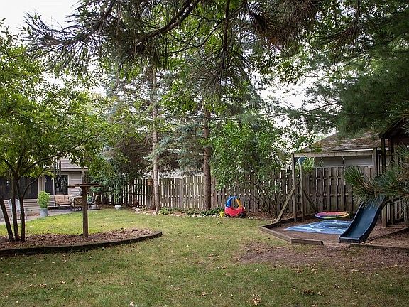 3rd image of 8359 Peachtree Ave NE